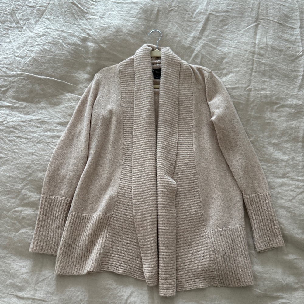 C by Bloomingdale’s cashmere cardigan xs